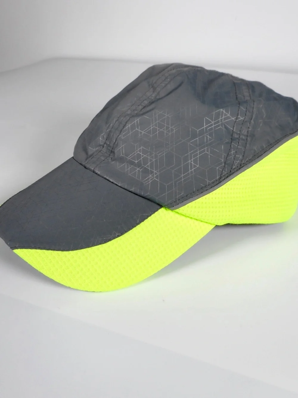 NWT Xersion Grey Neon Lime Running Cap Hat Wicking UV Protection Lightweight